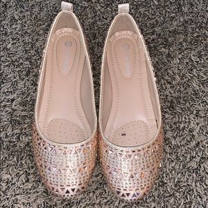 Cute nude bedazzled flats ! Only worn once !
